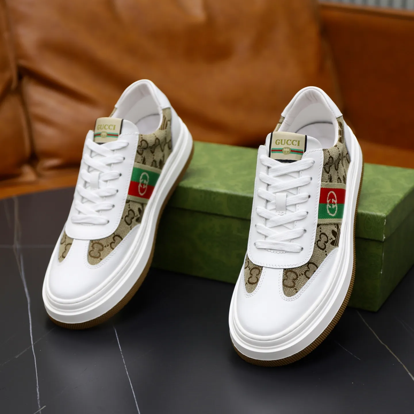 Ex-factory price: 420💰🙅‍♂️🙅‍♂️🙅‍♂️ Brand: GUCCI Standard code: 38–44 (45 can be customized) Grade: Same as the official website Material: Original cowhide fabric Comfortable pigskin lining Lightweight wear-resistant outsole Style category: Men's fashionable casual shoes and boots Running sneakers Distinguished luxury brand elements Top luxury Color: actual picture color